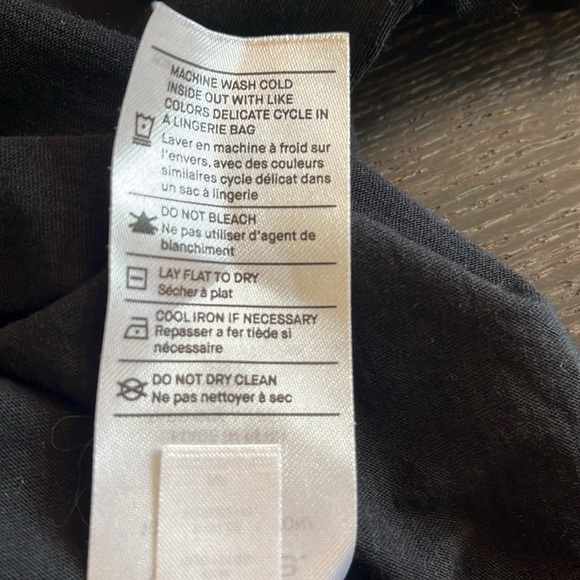 Vince Women's Essential V Neck Tee Black - Picture 8 of 9